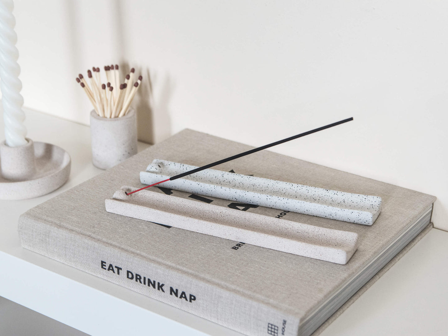 Match Pot con cuscinetto per battitura in arenaria color crema