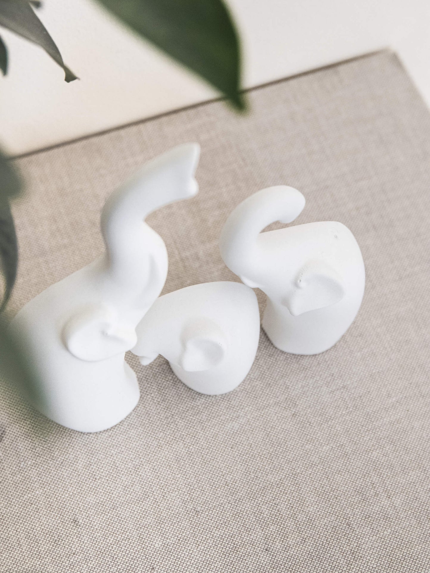 Ornamento famiglia elefante in cemento