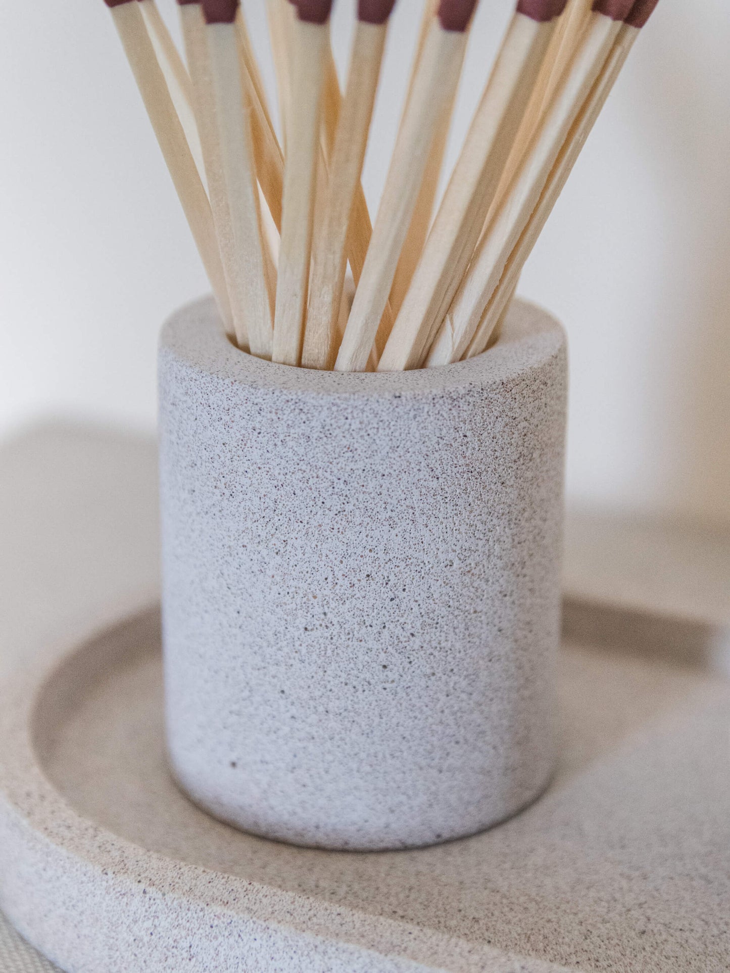 Match Pot con cuscinetto per battitura in arenaria color crema