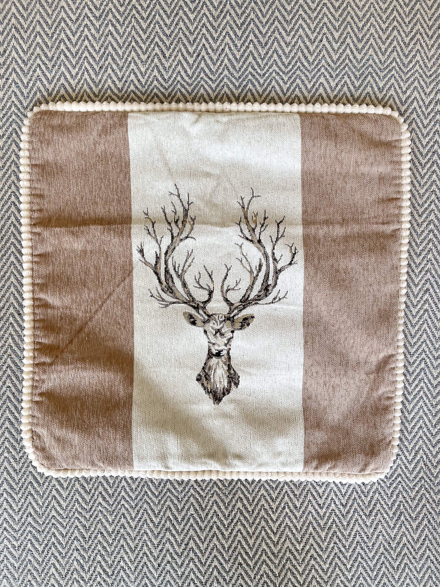 Federa per cuscino ricamata a forma di alce, 50x50 cm